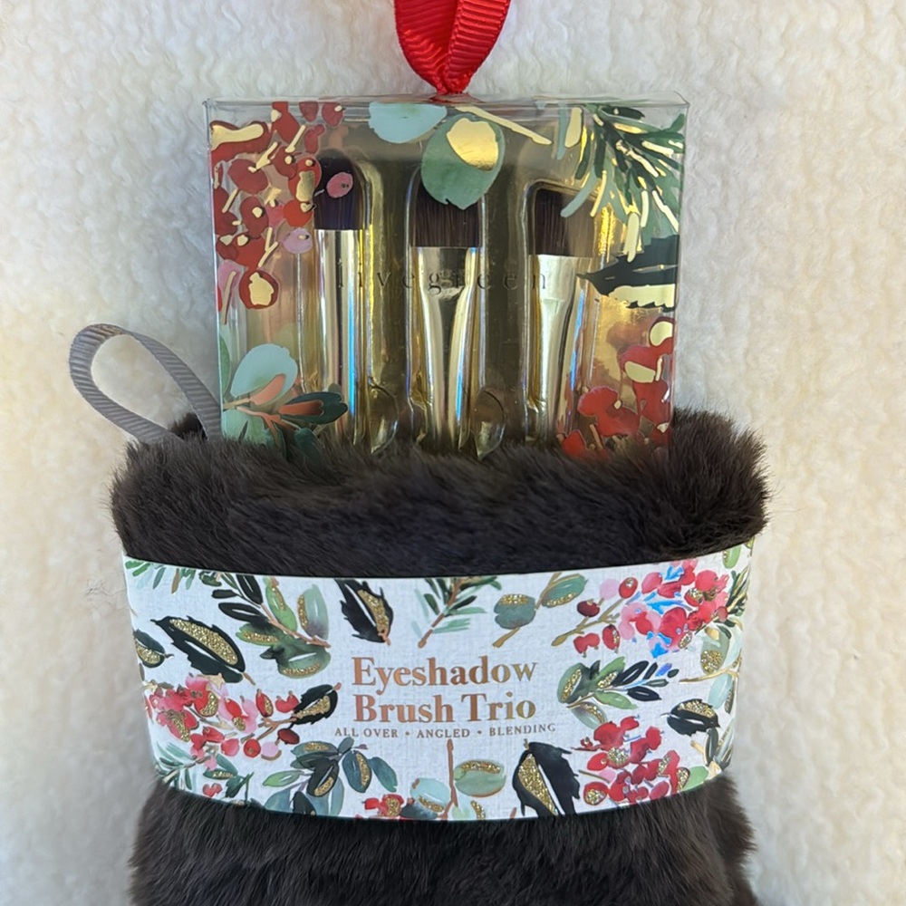 Eyeshadow Brush Trio Christmas Stocking Set All Over Angled & Blending Brushes - Picture 3 of 7